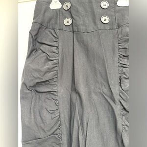 Lipsy Black Pencil skirt. Size large. Gathered front design. Very stretchy.